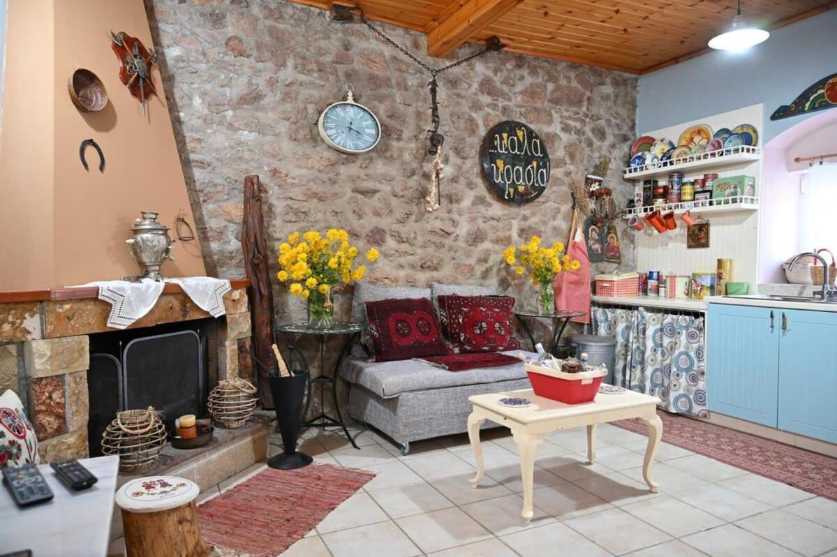 Kalavrita Winter Retreat - Homely Spacious Chalet Áno Vlasía Esterno foto