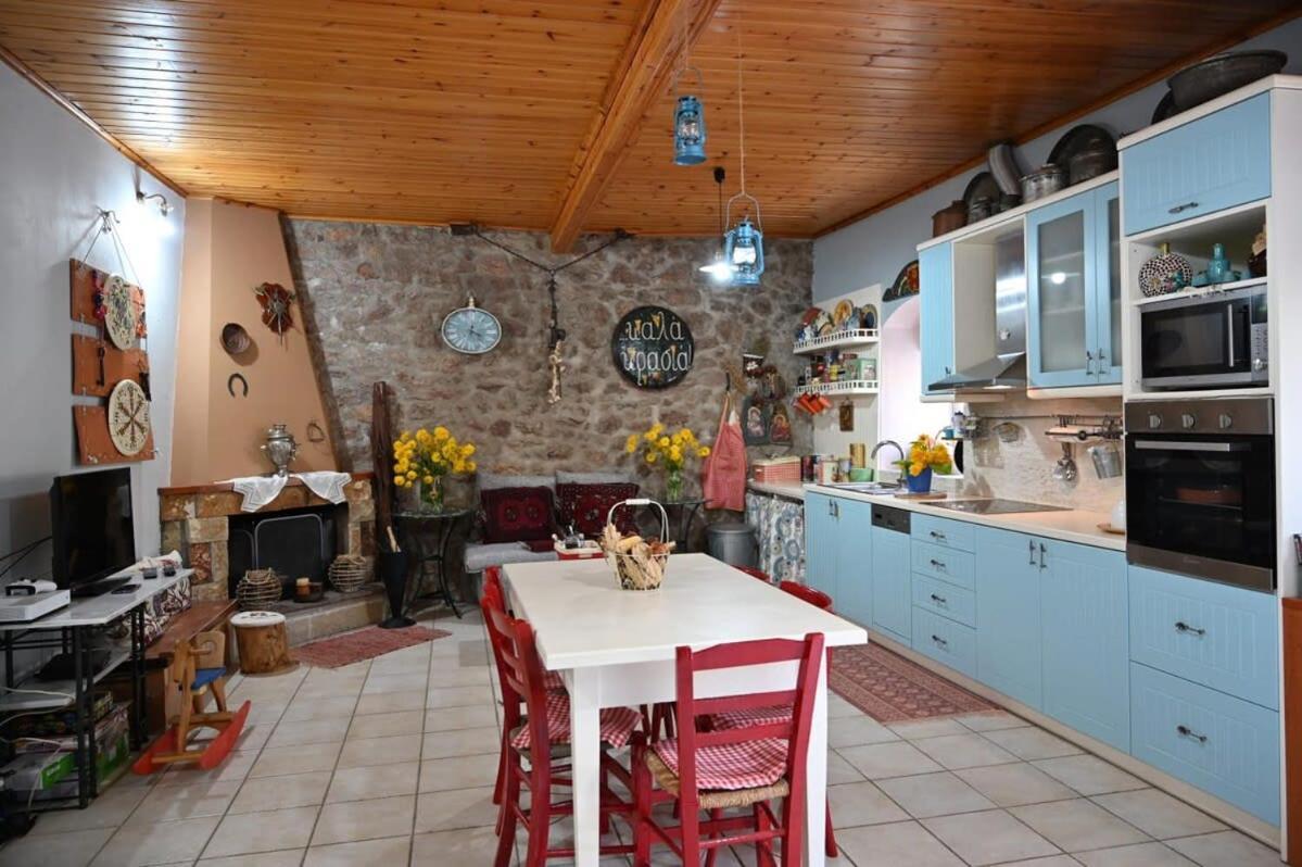 Kalavrita Winter Retreat - Homely Spacious Chalet Áno Vlasía Esterno foto