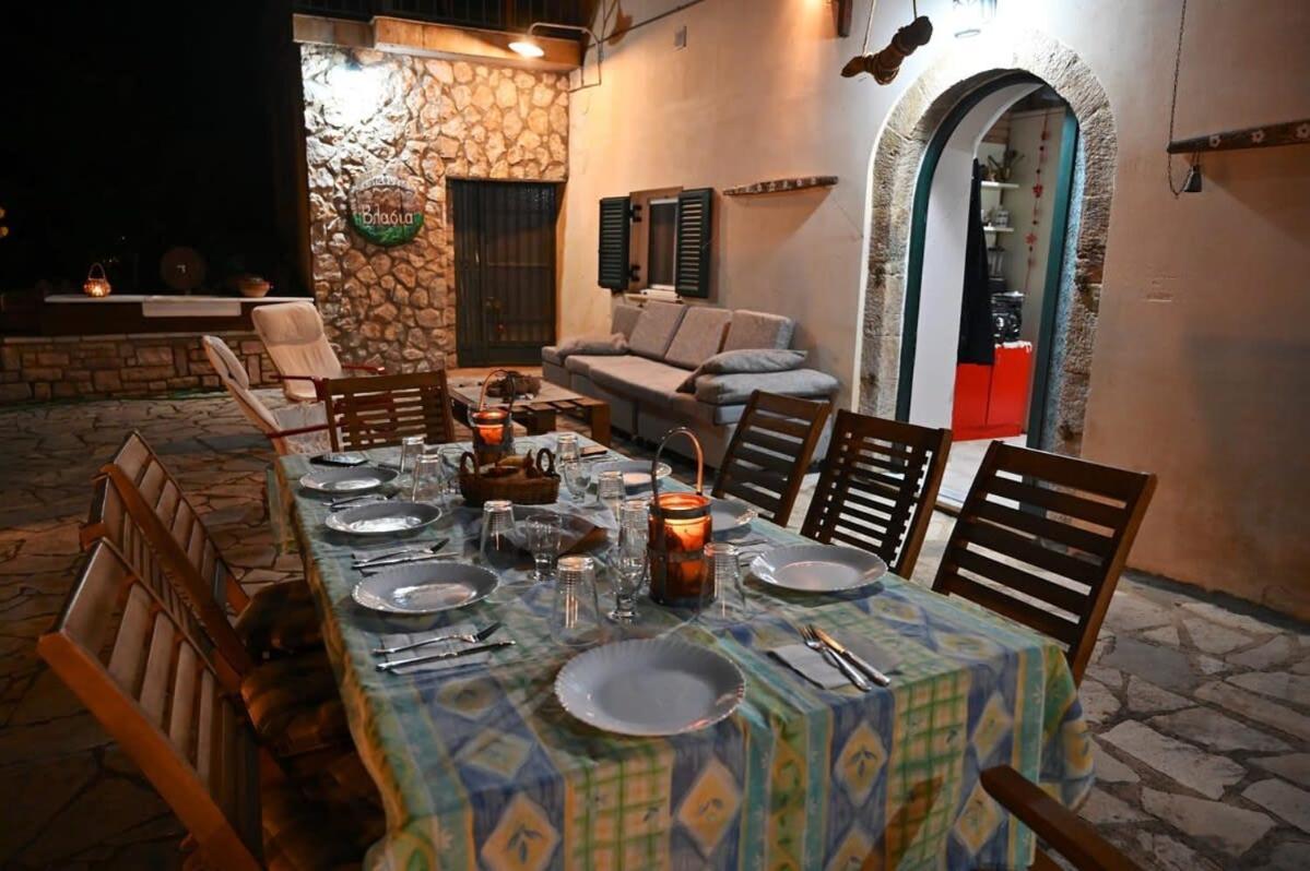 Kalavrita Winter Retreat - Homely Spacious Chalet Áno Vlasía Esterno foto